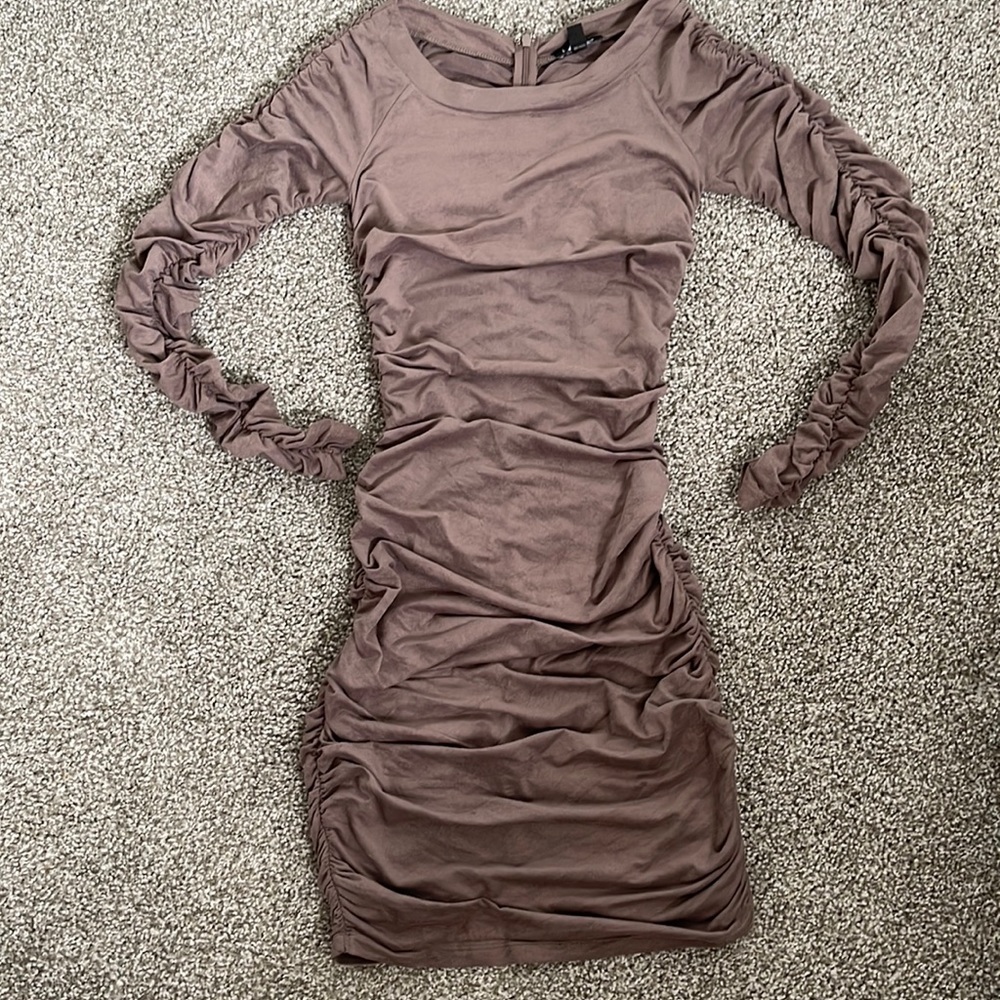 Bebe long sleeve ruched dress
